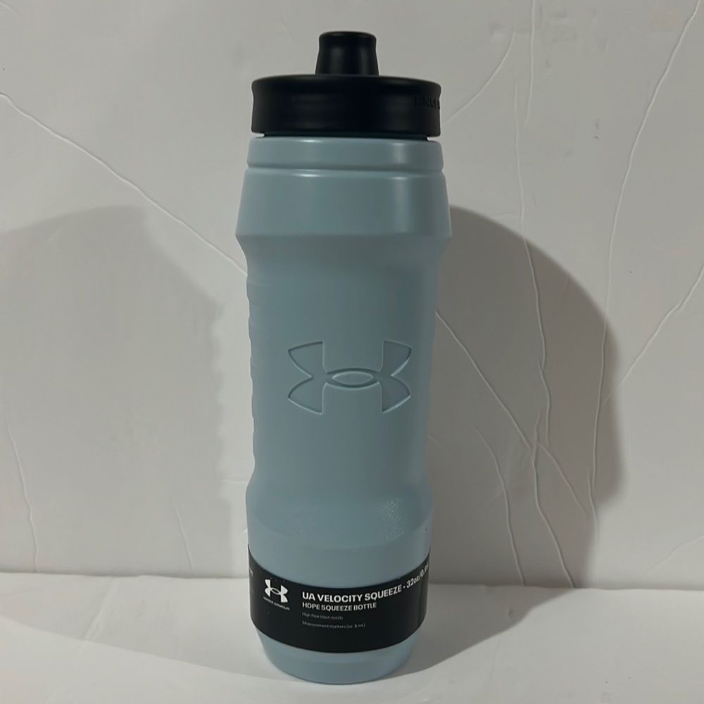 NEW Under Armour Velocity Squeeze 32oz Plastic Water Bottle - Sports Bottle